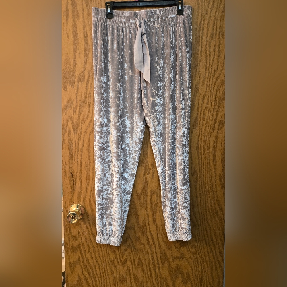 Pretty Ladies Velvet Silver Joggers. Size Medium.